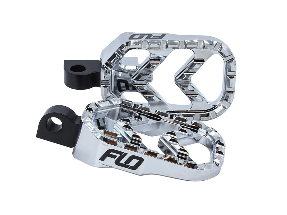 Savage Series Footpegs with HD Male Mount - Chrome