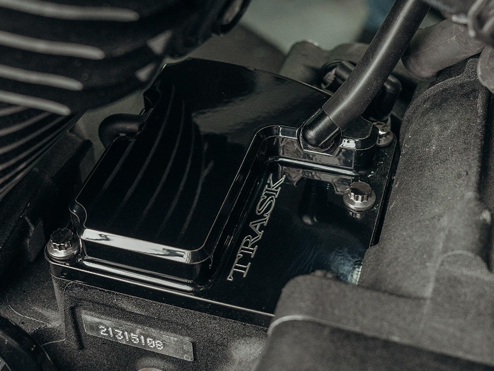 CheckM8 Vented Transmission Top Cover - Black. Fits Milwaukee-Eight 2017up - Image 6